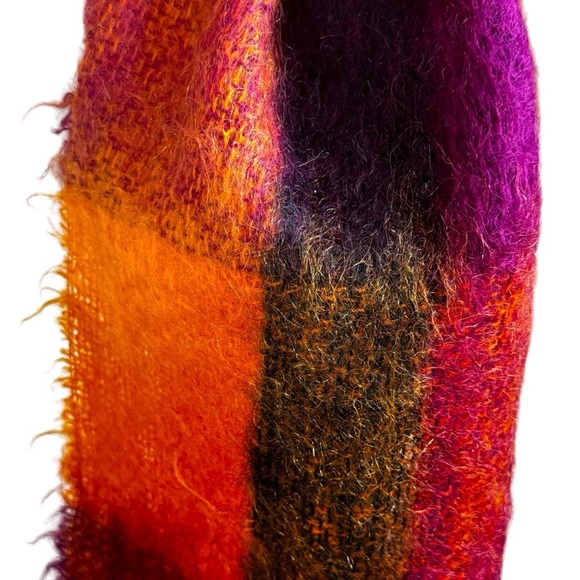 Carson Pirie Scott & Co.Plaid Scarf with Fringe Made In England mohair and wool - Picture 13 of 13